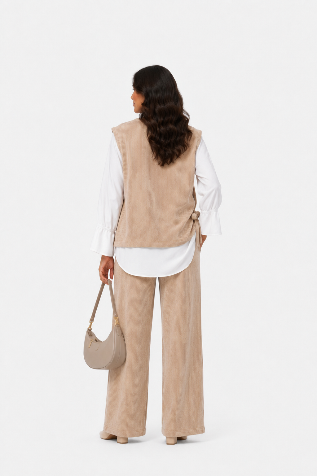 Beige Dreiteiler