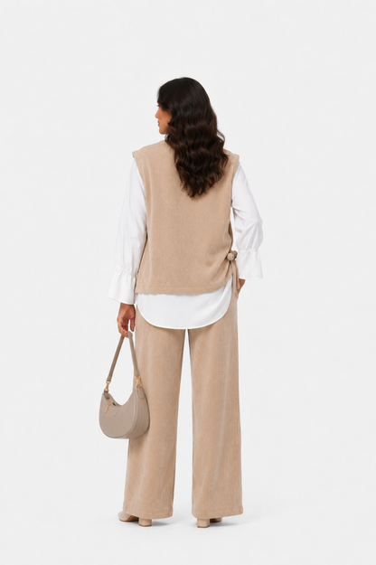Beige Dreiteiler