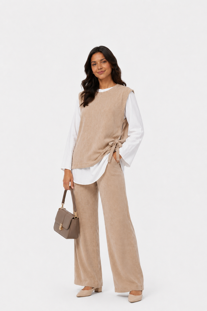 Beige Dreiteiler
